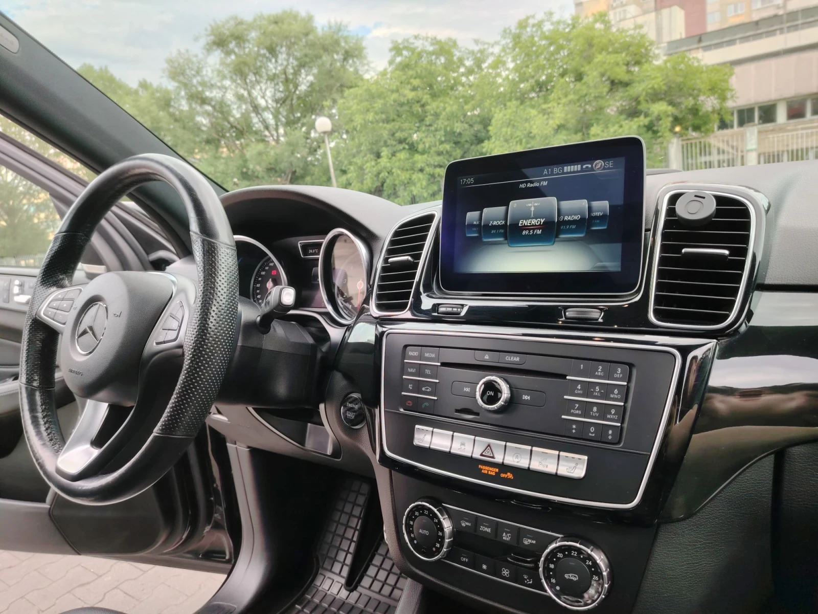 Mercedes-Benz GLE 400, снимка 9 - Автомобили и джипове - 56578286