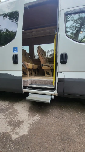 Обява за продажба на Iveco 35S18 Daily 35S18 BUS 8+ 1 HI-Matic, инвалидна платформ ~ 110 400 лв. - изображение 6
