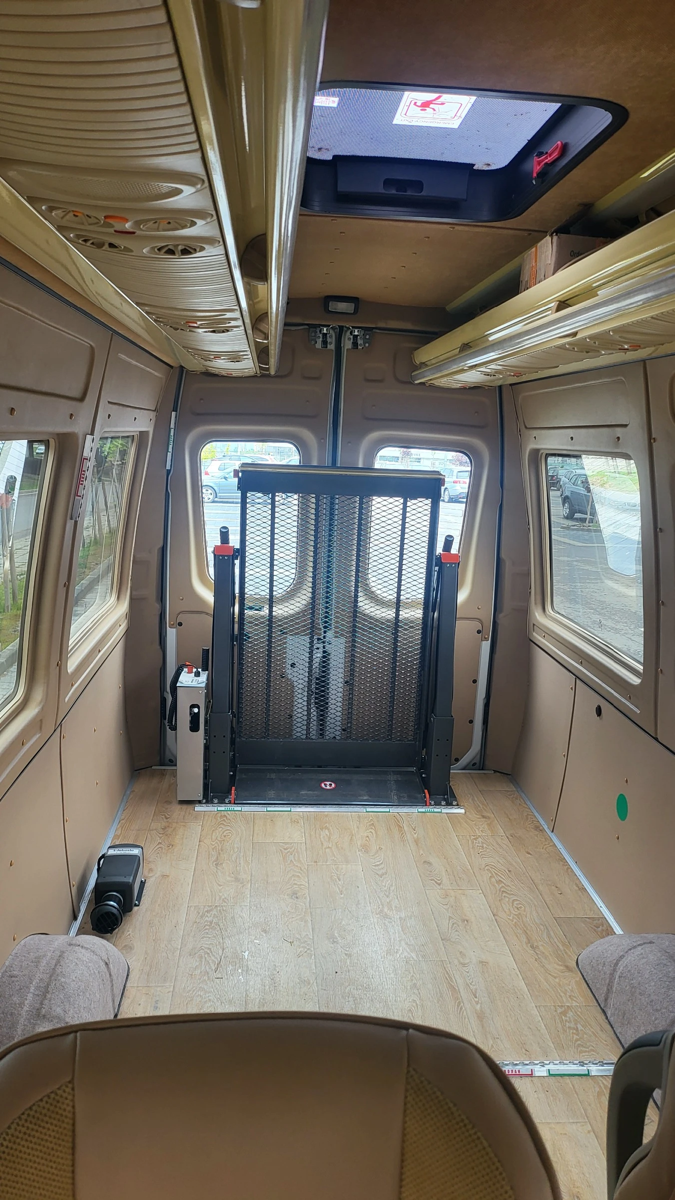 Iveco 35S18 Daily 35S18 BUS 8+ 1 HI-Matic, инвалидна платформ - изображение 9