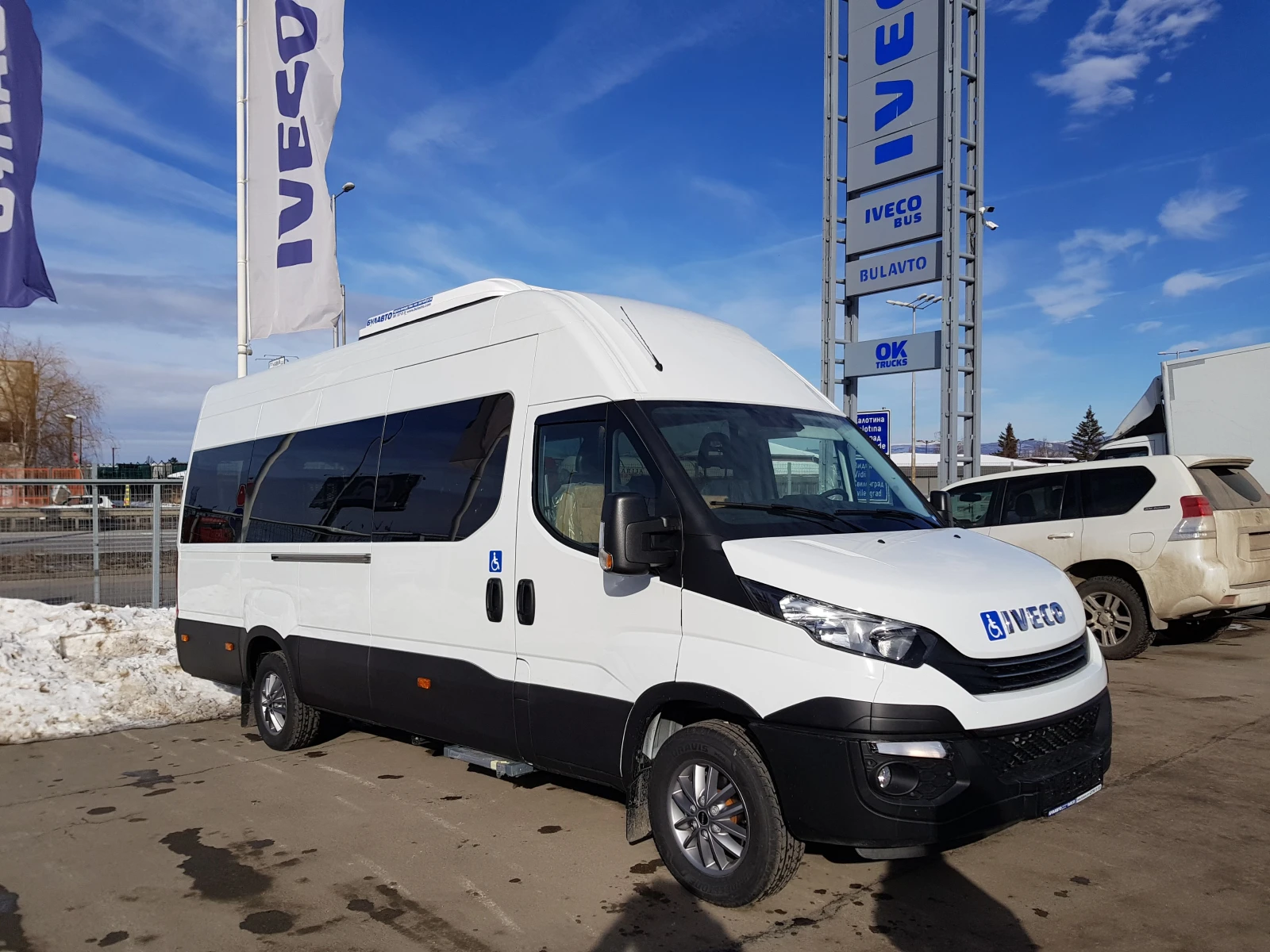 Iveco 35S18 Daily 35S18 BUS 8+ 1 HI-Matic, инвалидна платформ - изображение 2
