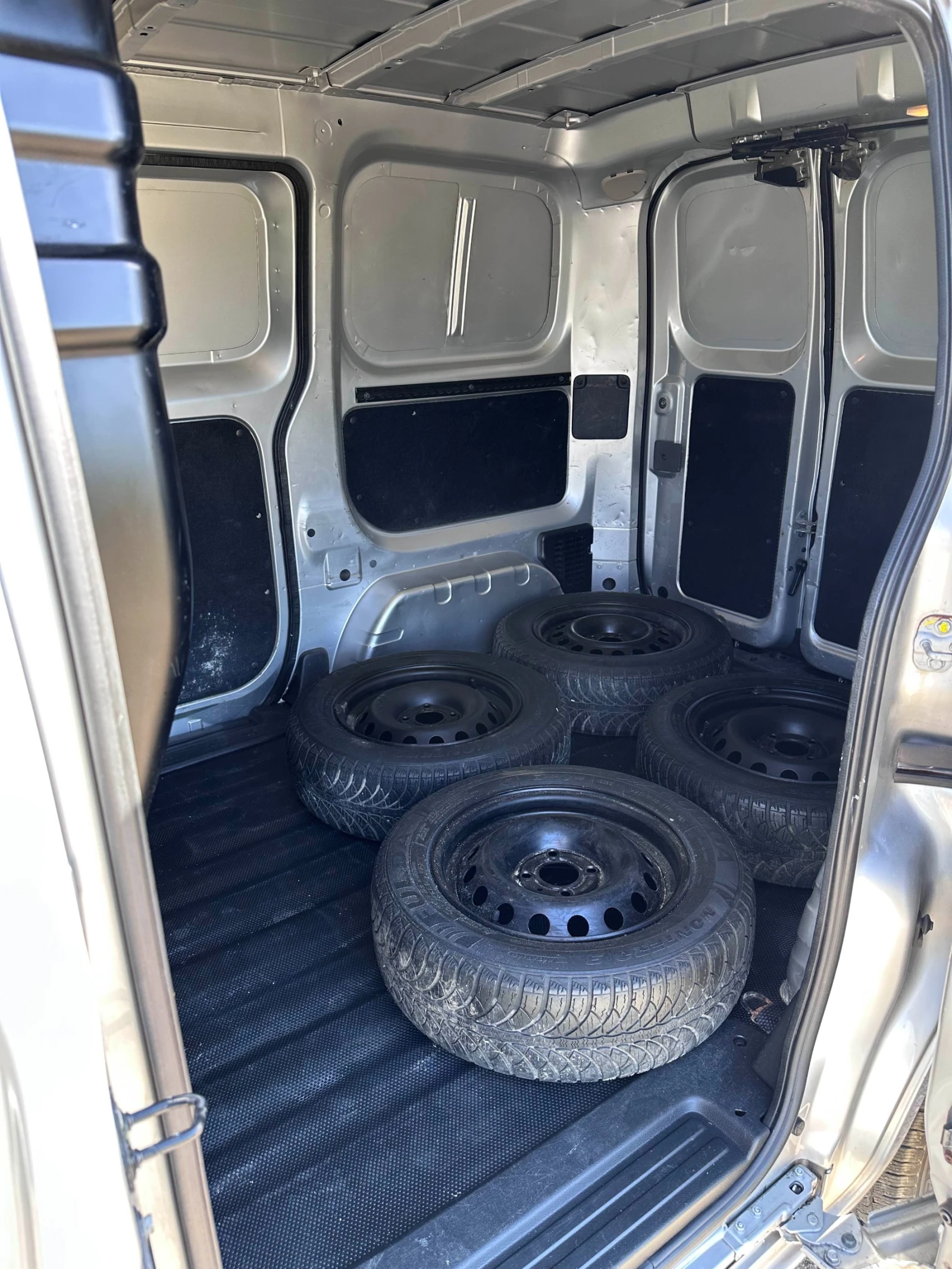 Nissan NV200 1.5 dCI, Климатик, снимка 9 - Бусове и автобуси - 54325210