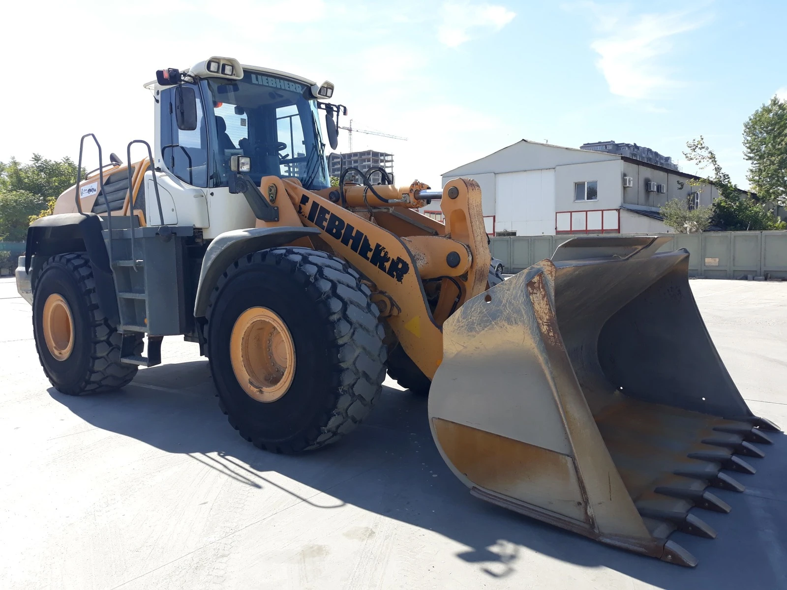   Liebherr L566 | Mobile.bg   13