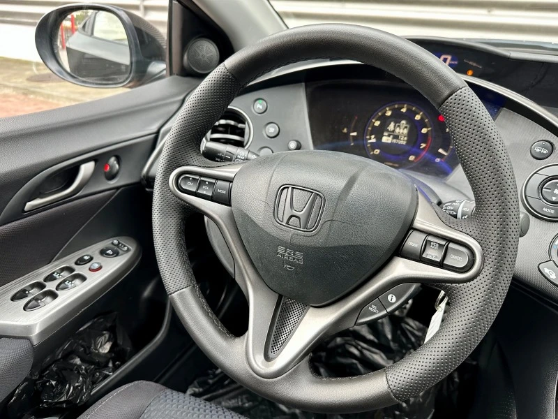 Honda Civic 1.4 I * FACELIFT* , снимка 10 - Автомобили и джипове - 42720839