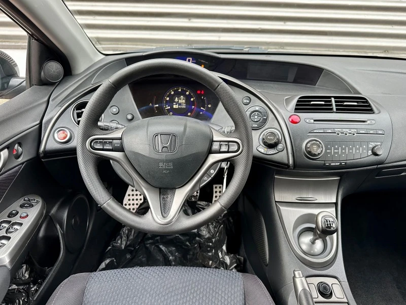 Honda Civic 1.4 I * FACELIFT* , снимка 9 - Автомобили и джипове - 42720839