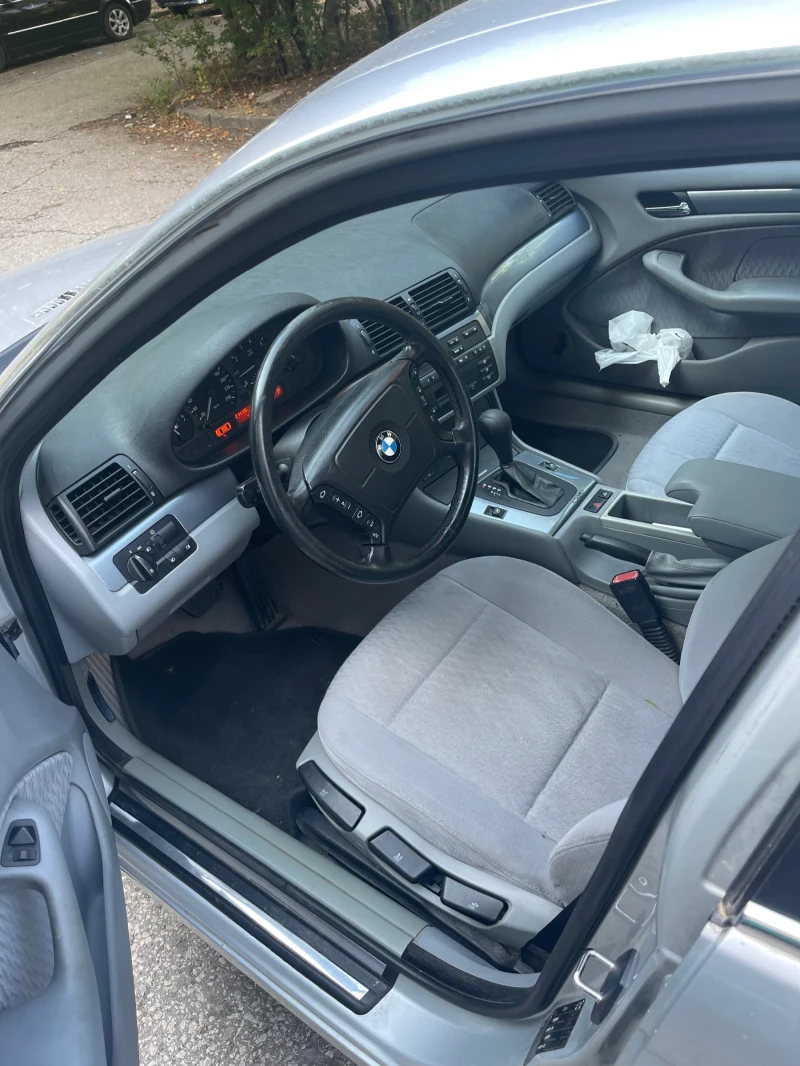 BMW 320 Автоматик Топ-състояние, снимка 7 - Автомобили и джипове - 48739588