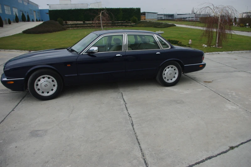 Jaguar Daimler V8 4.0, снимка 15 - Автомобили и джипове - 49240447