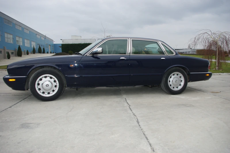 Jaguar Daimler V8 4.0, снимка 14 - Автомобили и джипове - 49240447