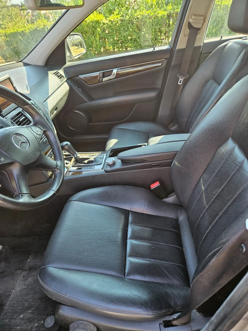 Mercedes-Benz C 220, снимка 5 - Автомобили и джипове - 52650651