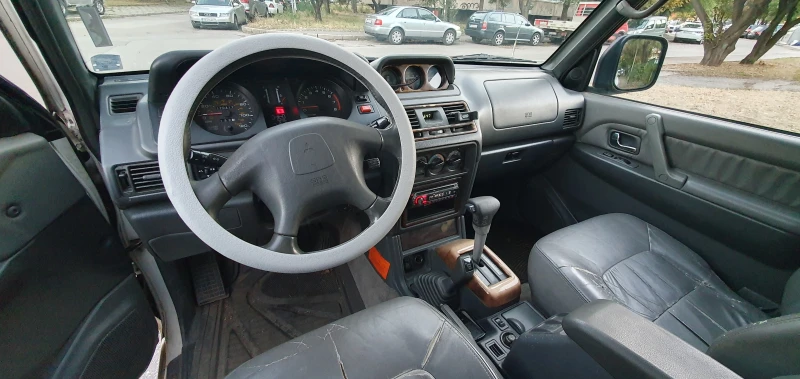 Mitsubishi Montero 3500, снимка 11 - Автомобили и джипове - 52873509