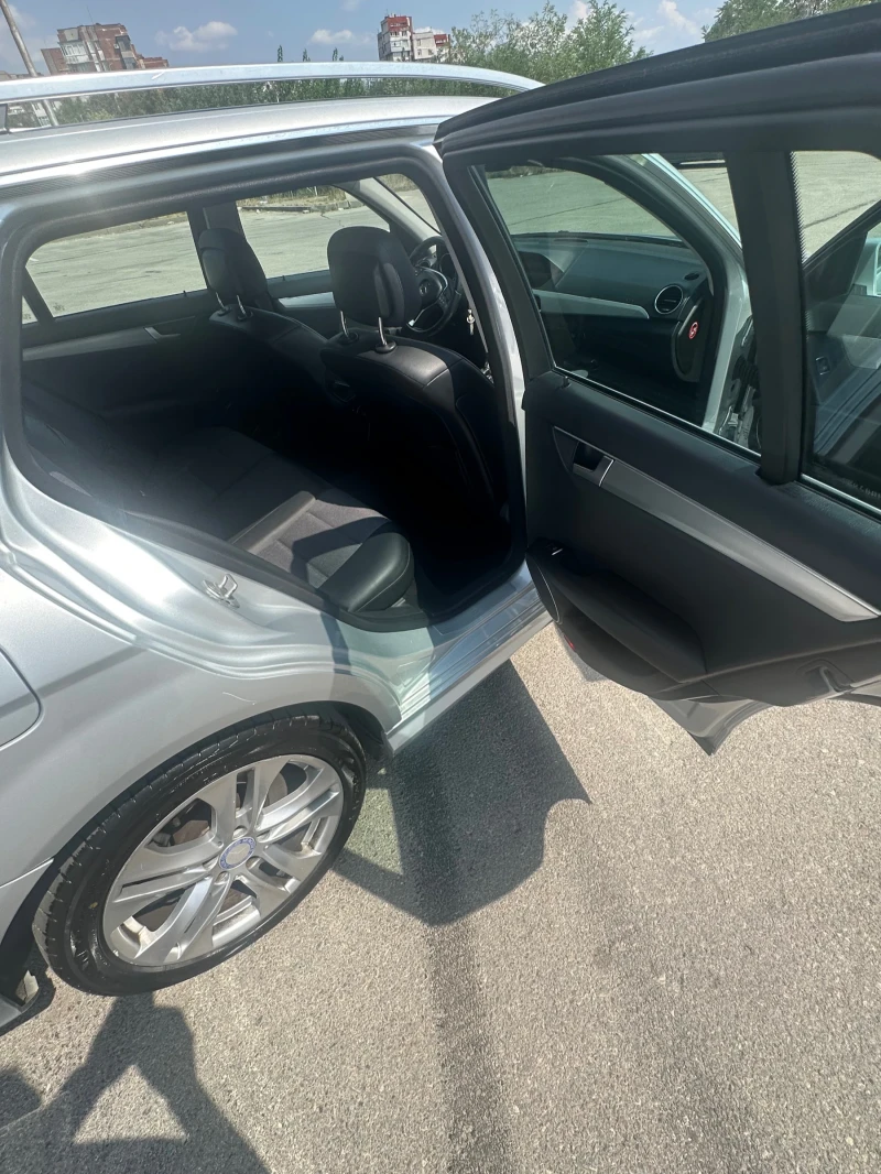 Mercedes-Benz C 250, снимка 4 - Автомобили и джипове - 52297915