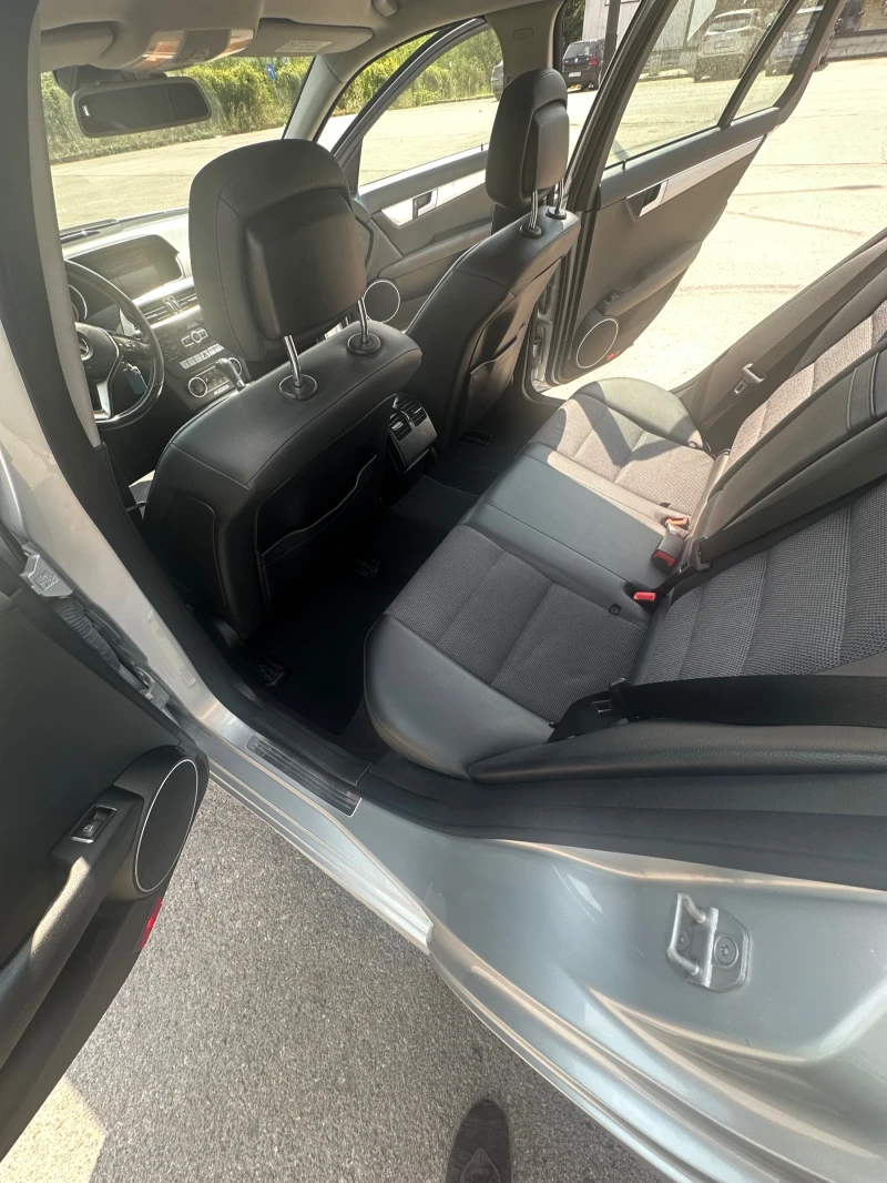 Mercedes-Benz C 250, снимка 9 - Автомобили и джипове - 52297915