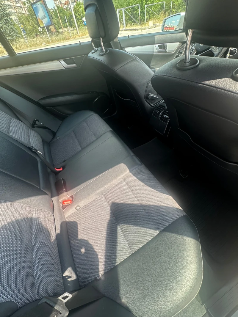 Mercedes-Benz C 250, снимка 5 - Автомобили и джипове - 52297915