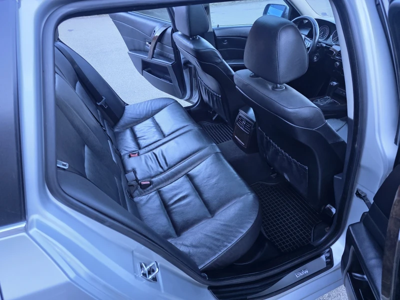 BMW 530 Автомат 530D 218коня Италия, снимка 12 - Автомобили и джипове - 52764995