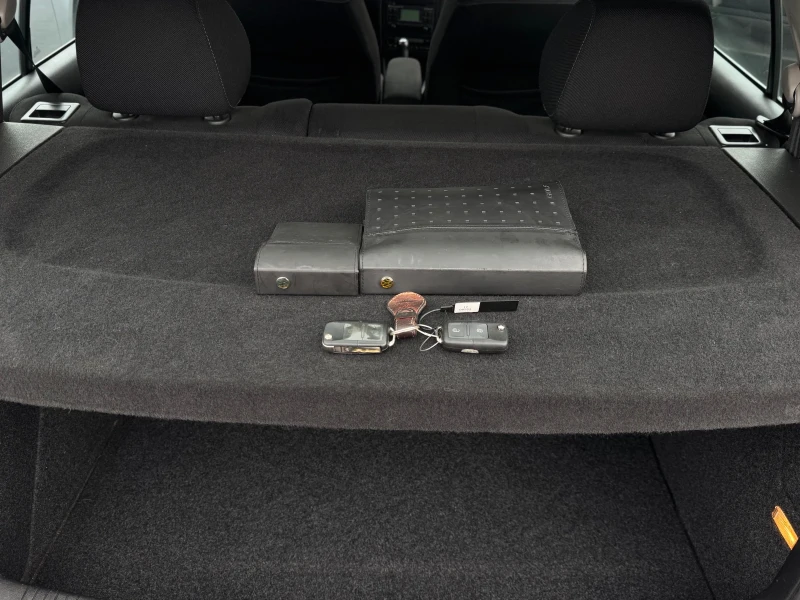 VW Golf 1.9TDI 131hp HighLine Plus / Navi, снимка 16 - Автомобили и джипове - 52874384