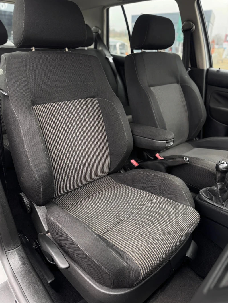 VW Golf 1.9TDI 131hp HighLine Plus / Navi, снимка 11 - Автомобили и джипове - 52874384