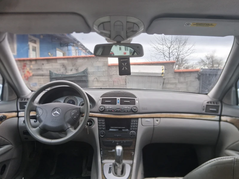 Mercedes-Benz E 270 2.7cdi, снимка 11 - Автомобили и джипове - 53275814