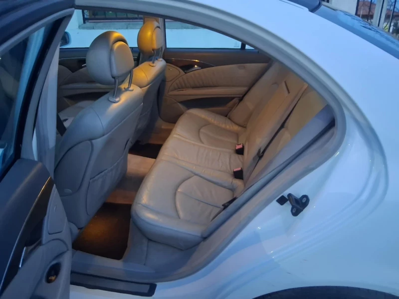 Mercedes-Benz E 270 2.7cdi, снимка 9 - Автомобили и джипове - 53275814