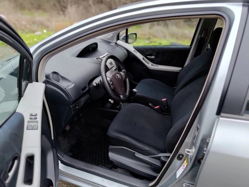 Toyota Yaris SOL, снимка 7 - Автомобили и джипове - 53295529