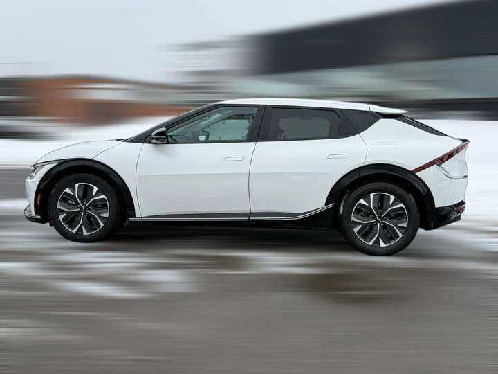 Kia EV6 Land Crossover / All-Wheel-Drive / Electric / Auto | Mobile.bg � ����������� 8