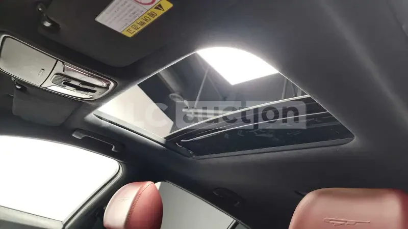 Kia Stinger 3.3| DISTRONIC| OБДУХВАНЕ| ВКЛ. ТЕХНОТЕСТ, снимка 6 - Автомобили и джипове - 54464873