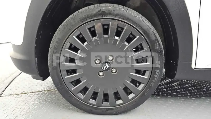 Hyundai Inster 1.0| ПОДГРЕВ| ОБДУХВАНЕ| ВКЛ.ТЕХНОТЕСТ, снимка 13 - Автомобили и джипове - 54682455