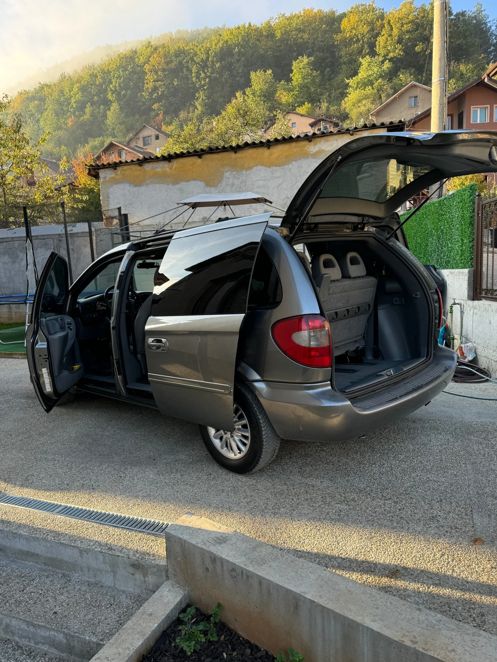 Chrysler Voyager 2.8 CRD AUTOMATIC  - изображение 2