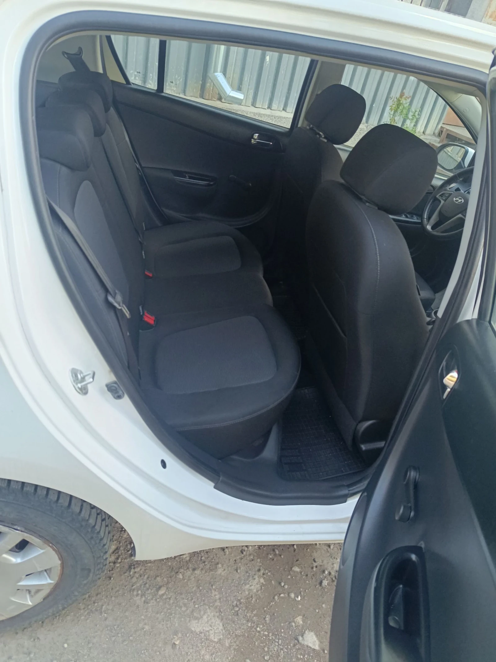 Hyundai I20 1.25, 86 кс., фейс, клима - изображение 6
