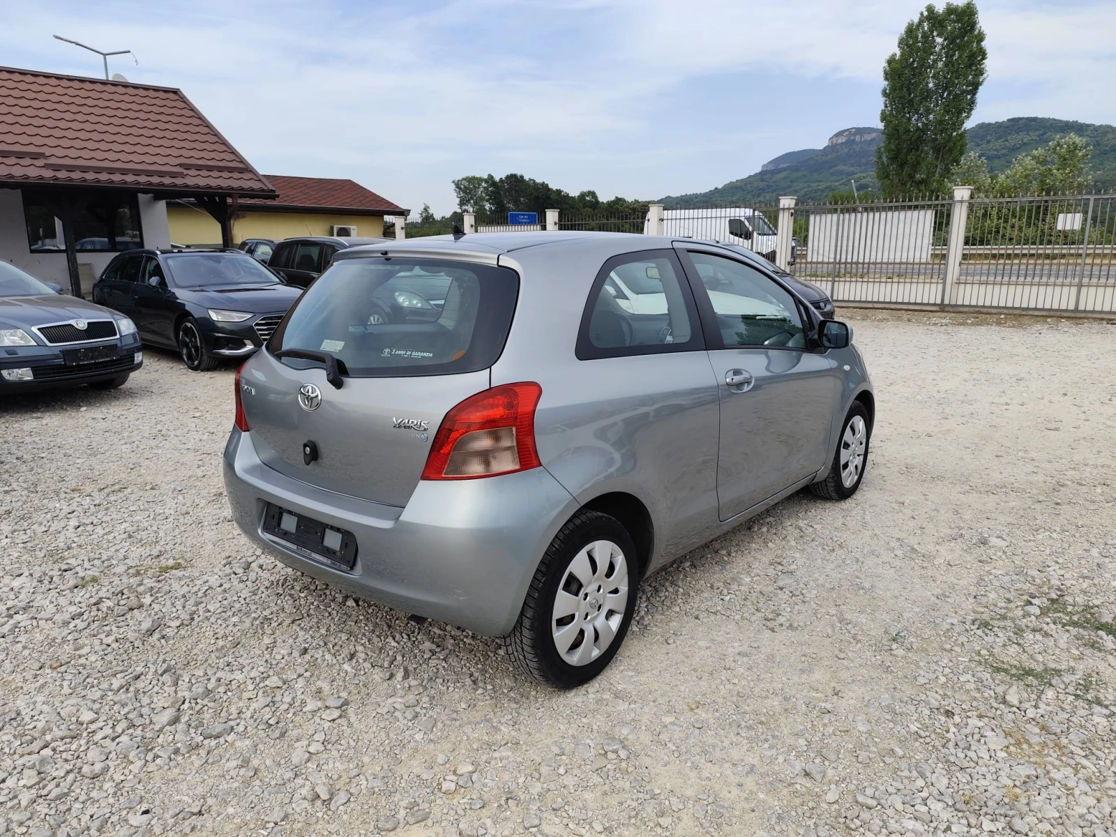 Toyota Yaris 1.3 бензин - изображение 5