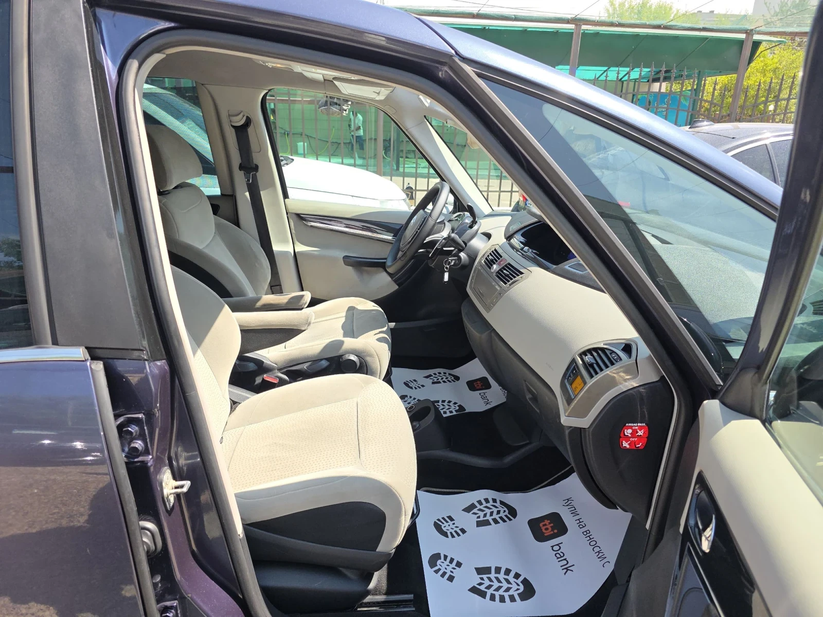 Citroen C4 Picasso 1.6HDI/ПАРКТРОНИК/АВТОМАТИК/РЕАЛНИ КИЛОМЕТРИ/ - изображение 10
