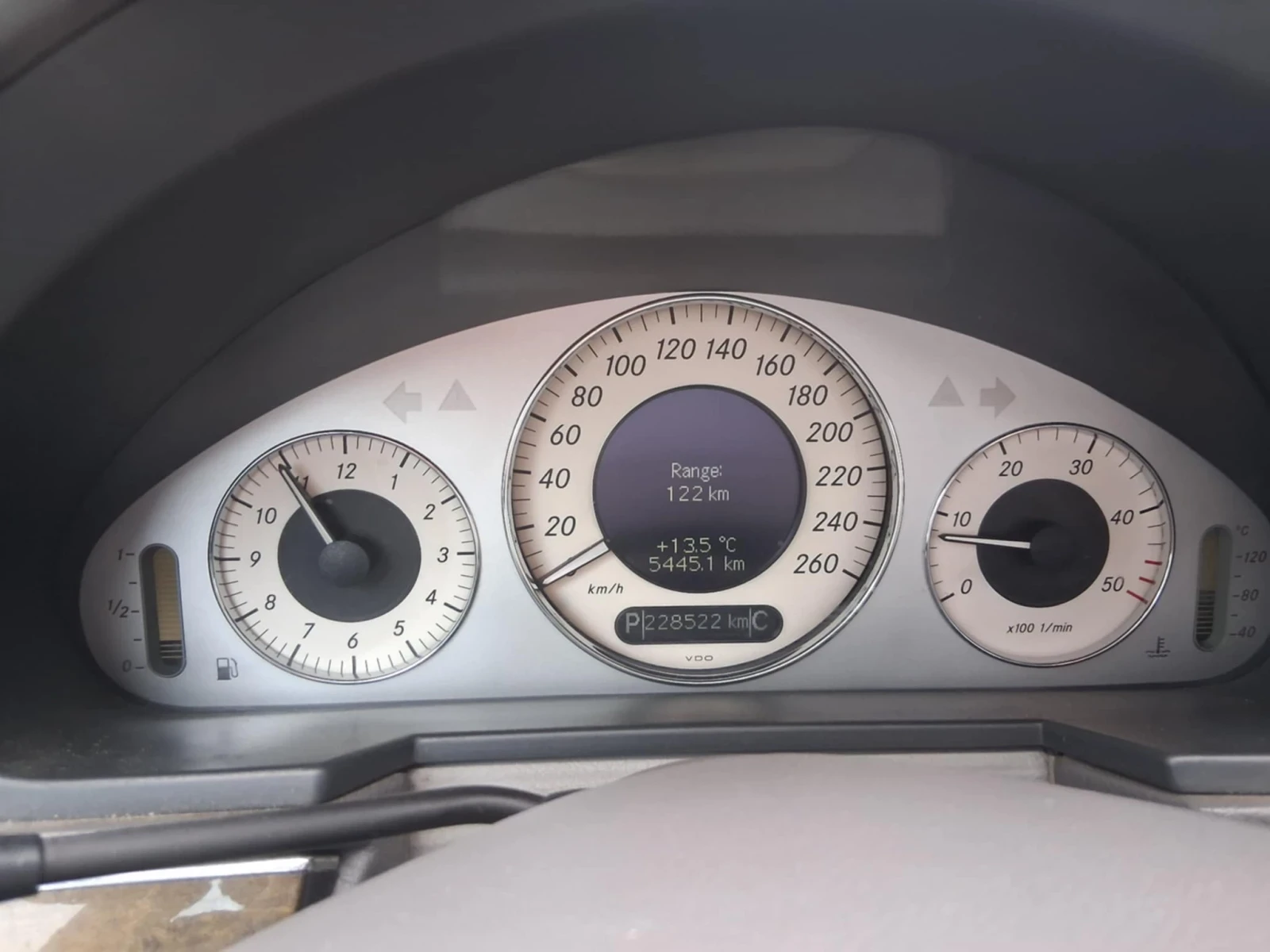 Mercedes-Benz E 270 2.7cdi - изображение 5