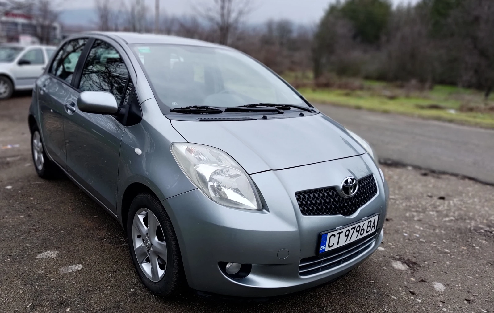 Toyota Yaris SOL - изображение 3