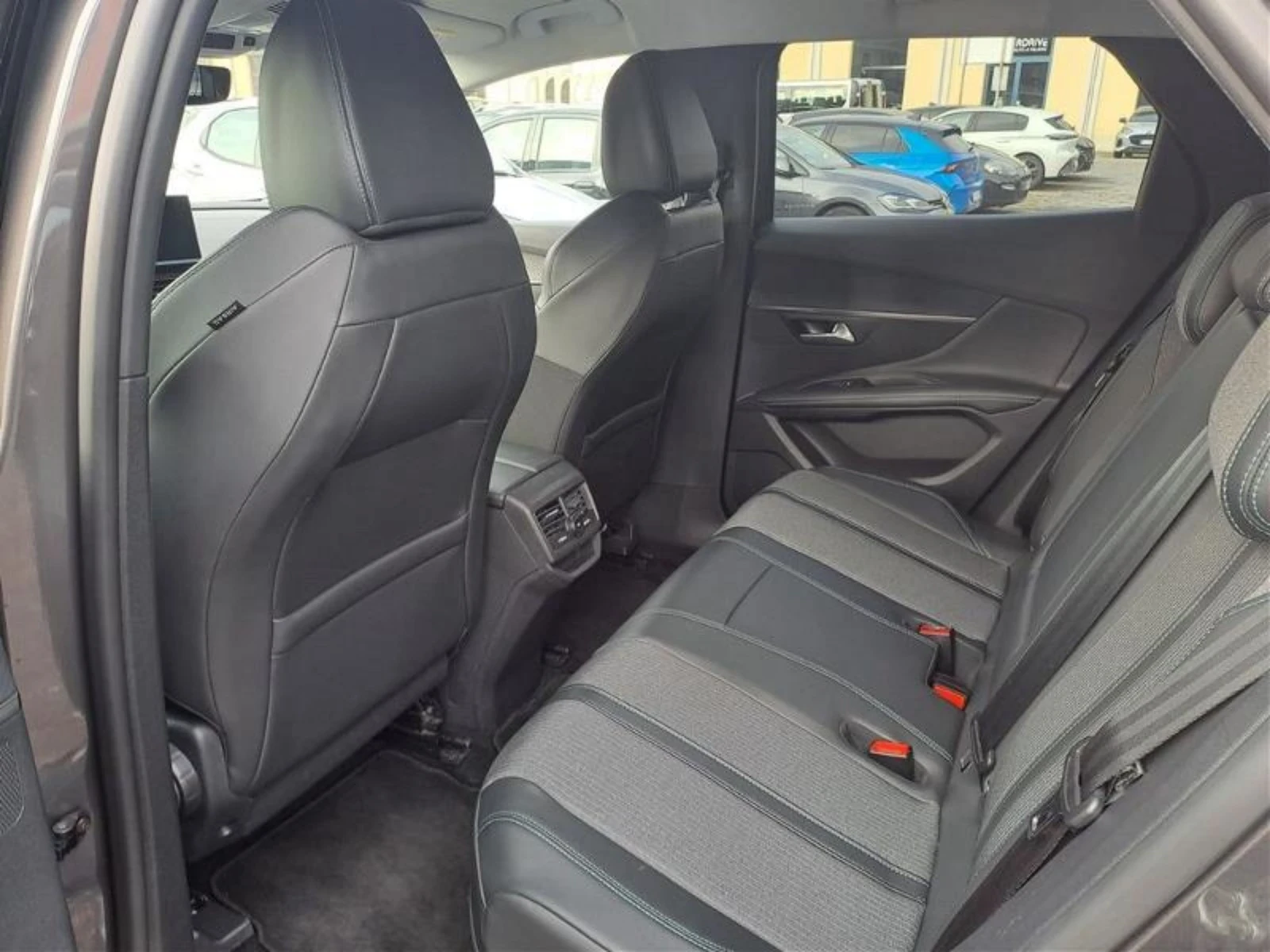 Peugeot 3008 IBRIDO , снимка 15 - Автомобили и джипове - 53786573