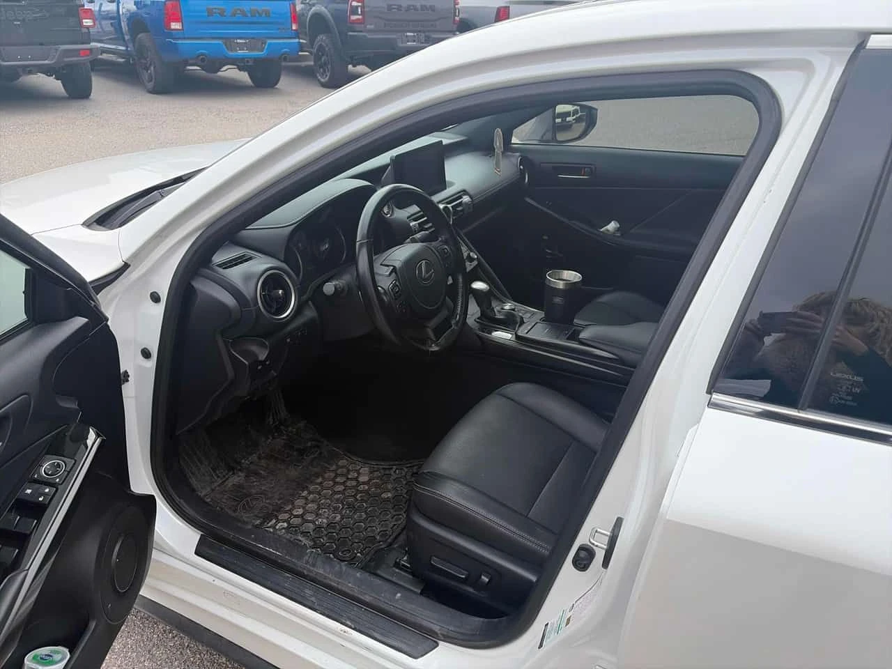 Lexus IS 300 /CAMERA/ПОДГРЕВИ/ОБДУХВАНЕ , снимка 5 - Автомобили и джипове - 54109440