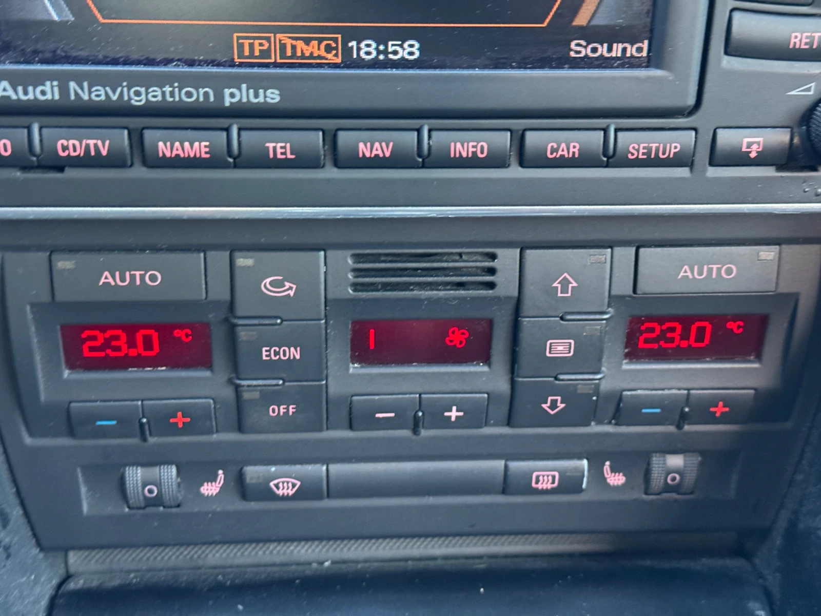 Audi A4, снимка 16 - Автомобили и джипове - 54346866