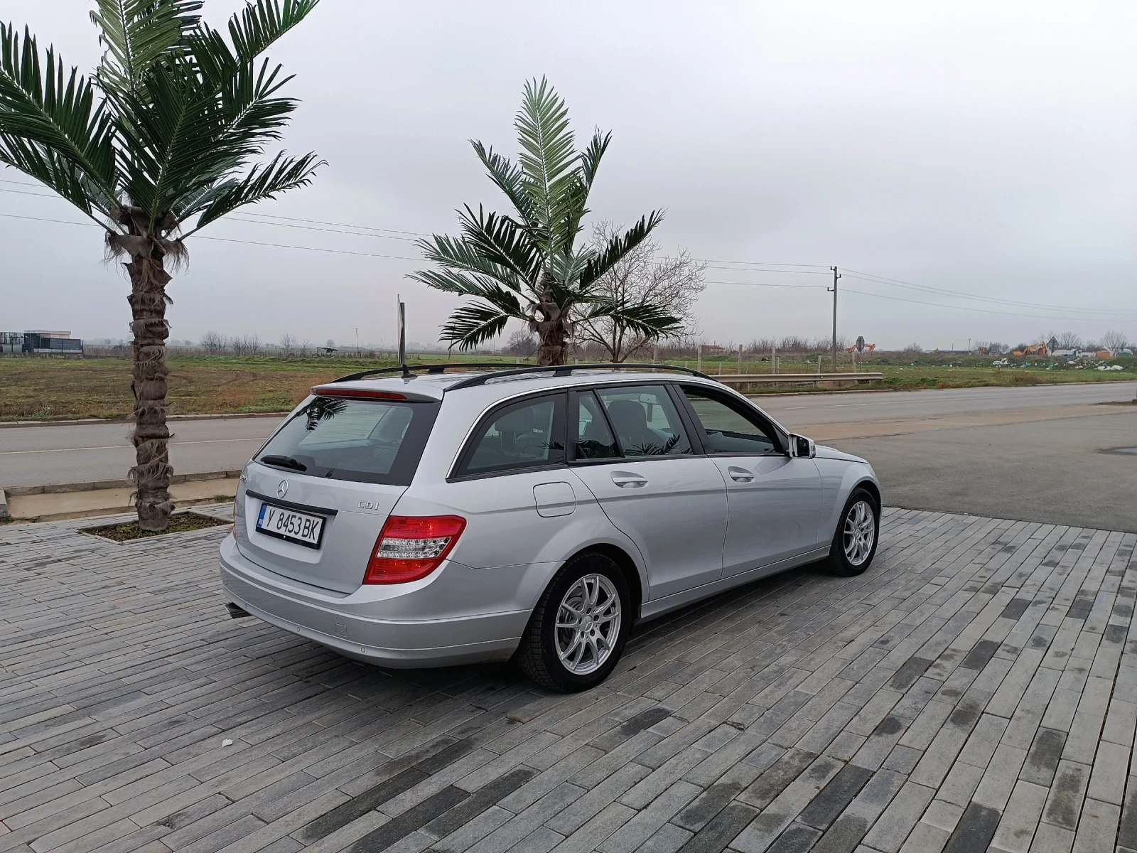 Mercedes-Benz 220, снимка 9 - Автомобили и джипове - 54406705
