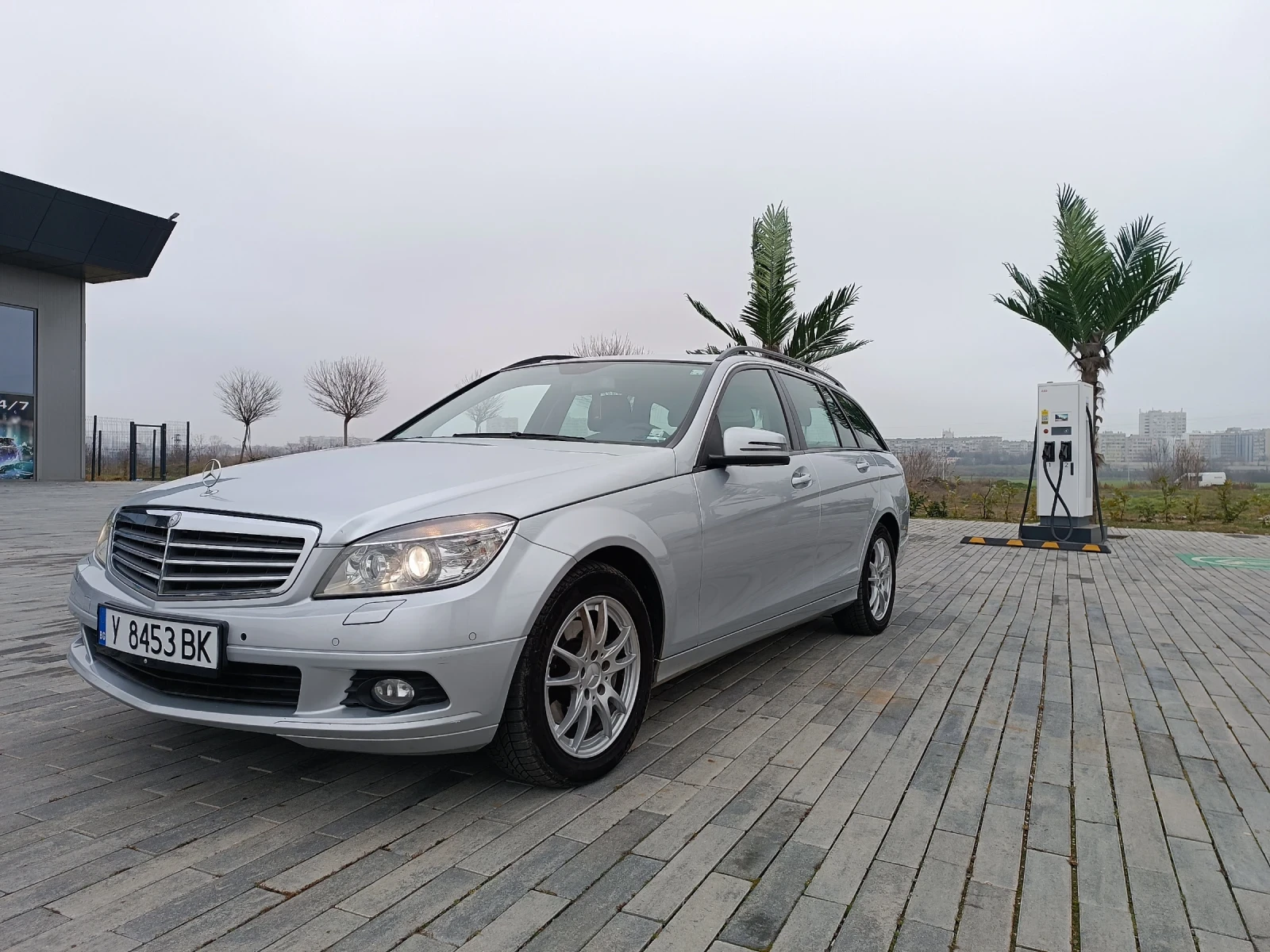Mercedes-Benz 220, снимка 12 - Автомобили и джипове - 54406705