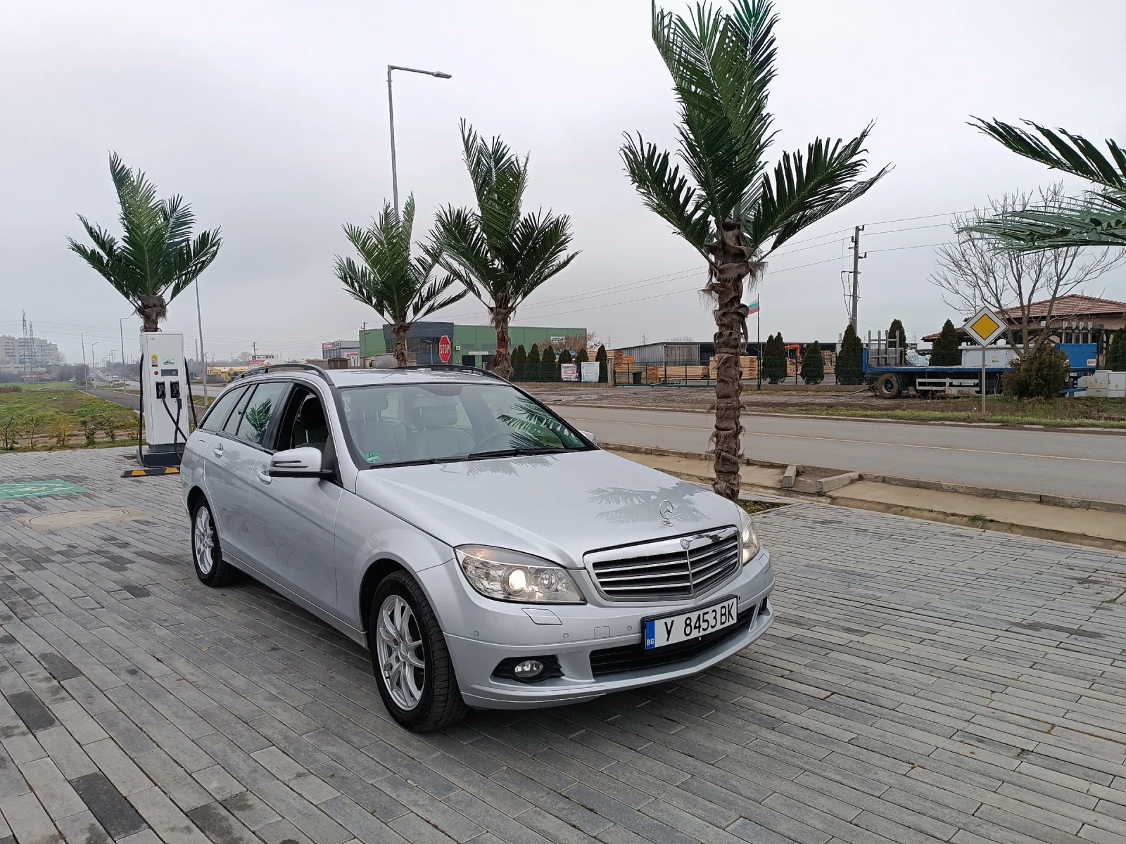 Mercedes-Benz 220