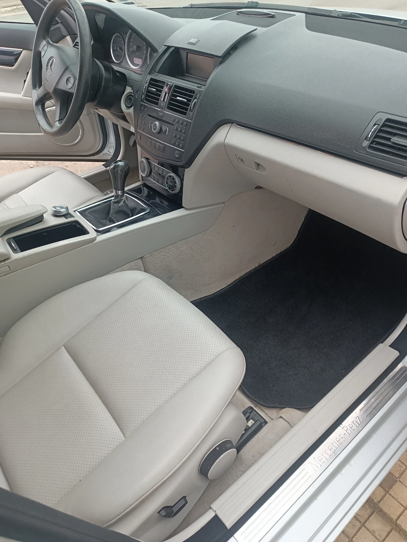 Mercedes-Benz 220, снимка 8 - Автомобили и джипове - 54406705