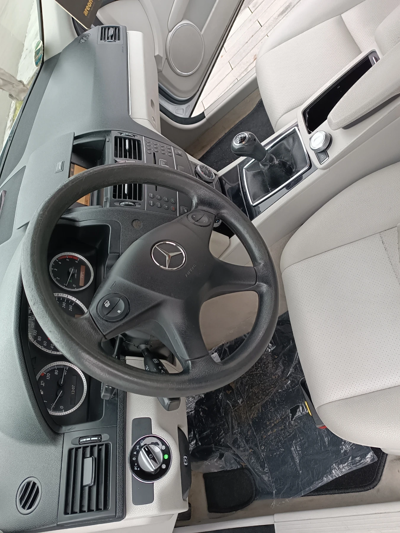 Mercedes-Benz 220, снимка 14 - Автомобили и джипове - 54406705