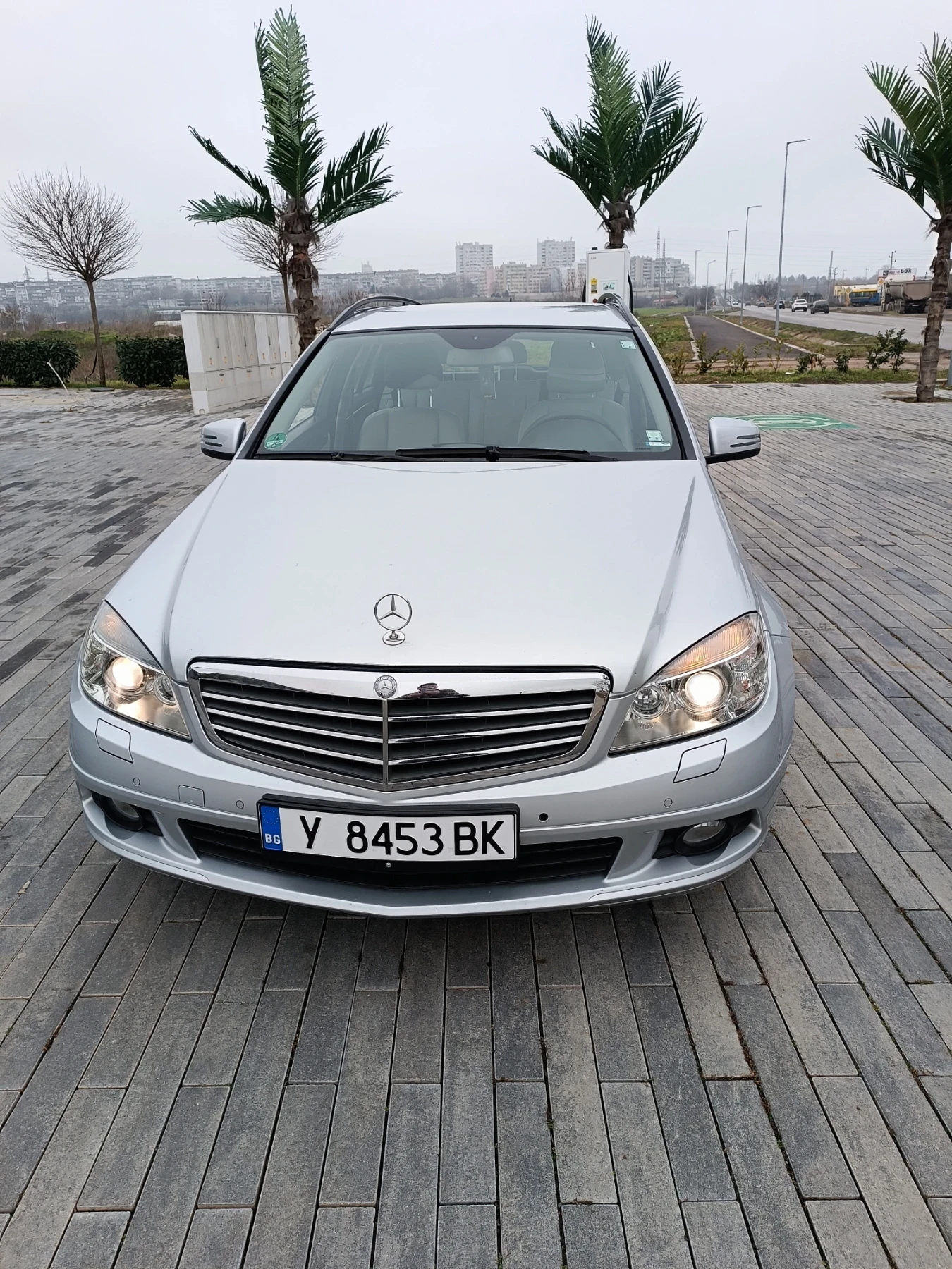 Mercedes-Benz 220, снимка 13 - Автомобили и джипове - 54406705
