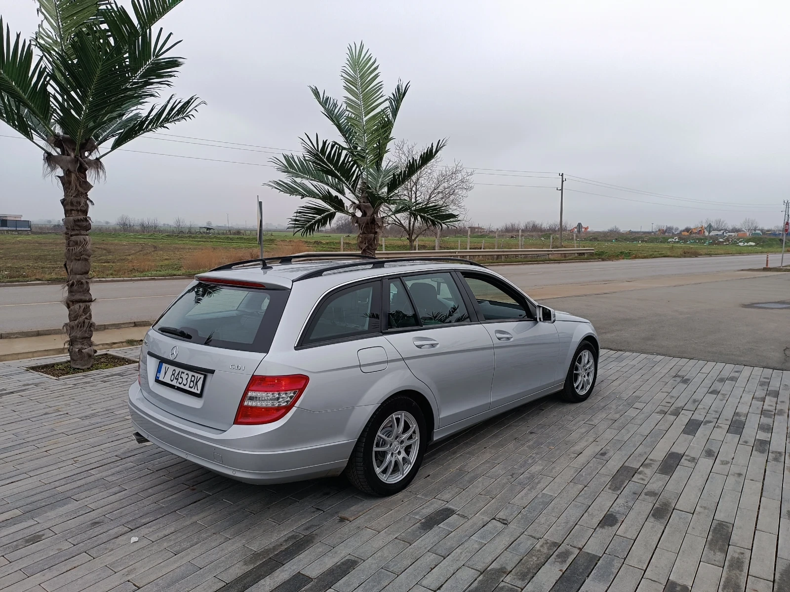 Mercedes-Benz 220, снимка 16 - Автомобили и джипове - 54406705