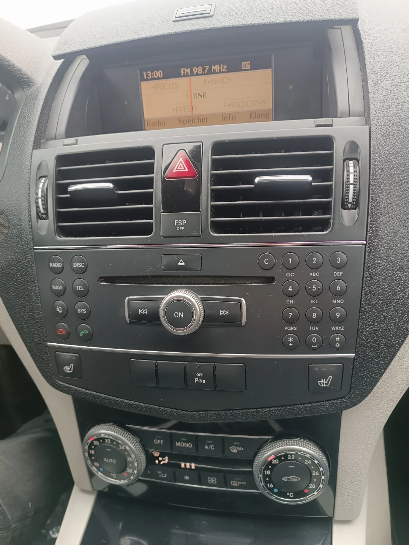 Mercedes-Benz 220, снимка 11 - Автомобили и джипове - 54406705