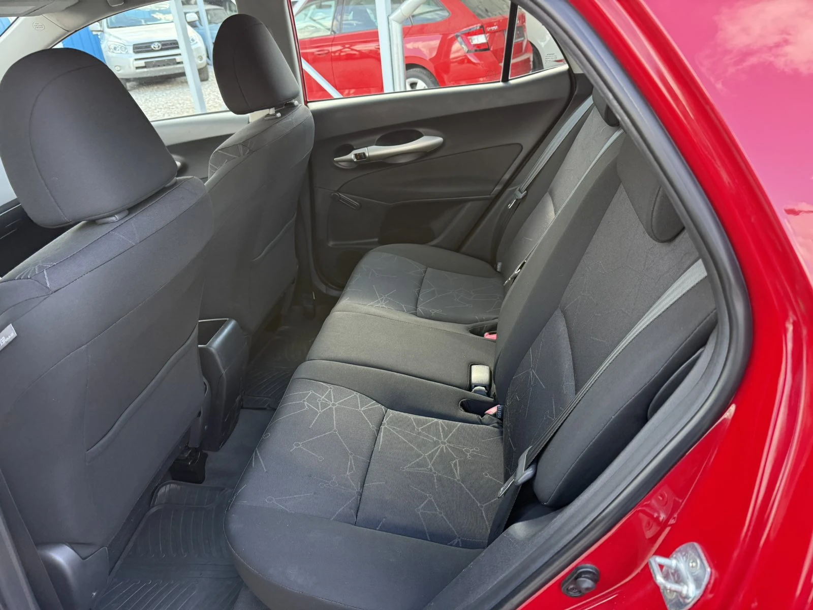 Toyota Auris 1.3 ������ ! ! ������ 99000 �� ! ! �������� | Mobile.bg � ����������� 10