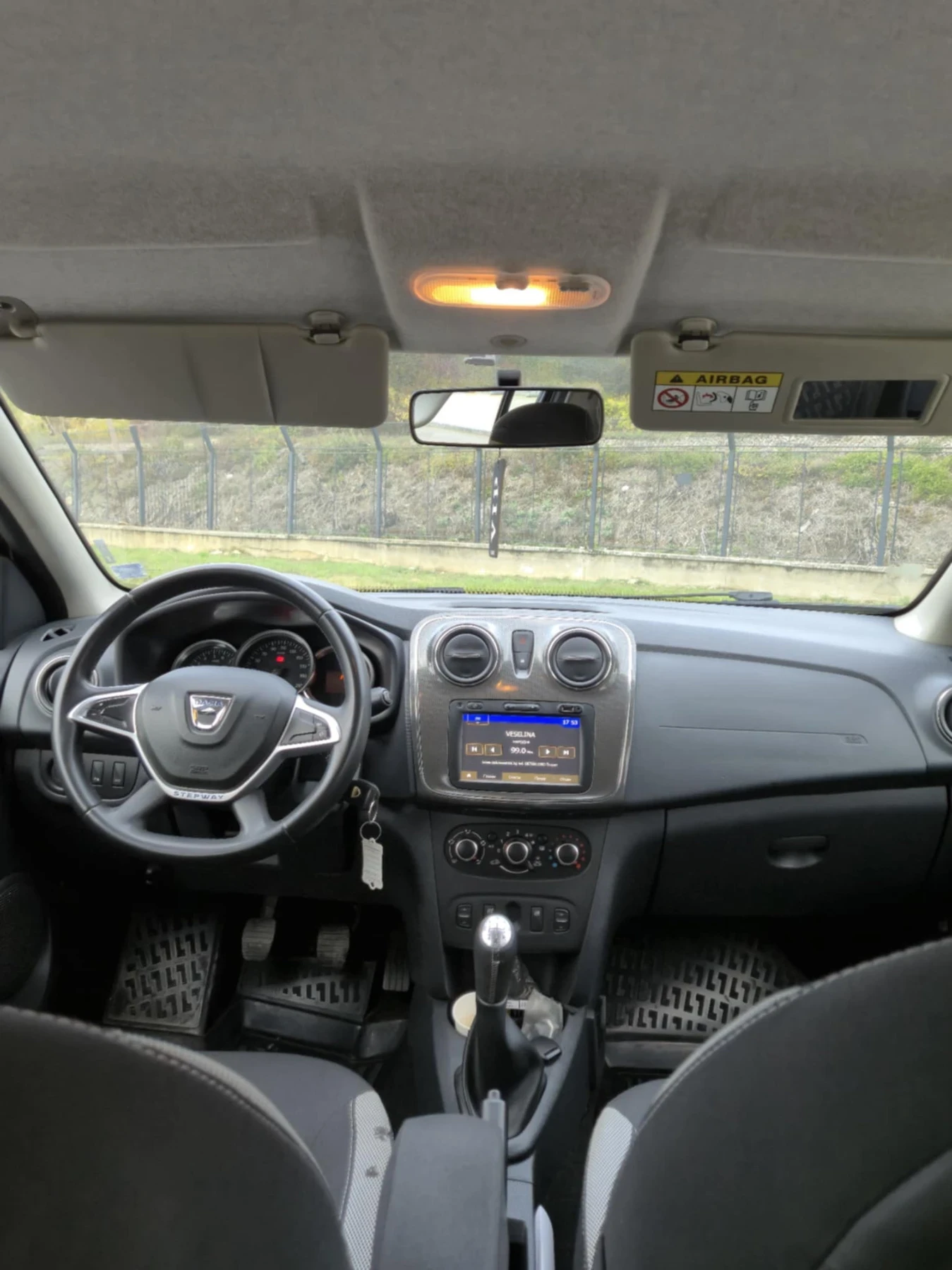 Dacia Sandero 1.5 DCI, снимка 8 - Автомобили и джипове - 54644452