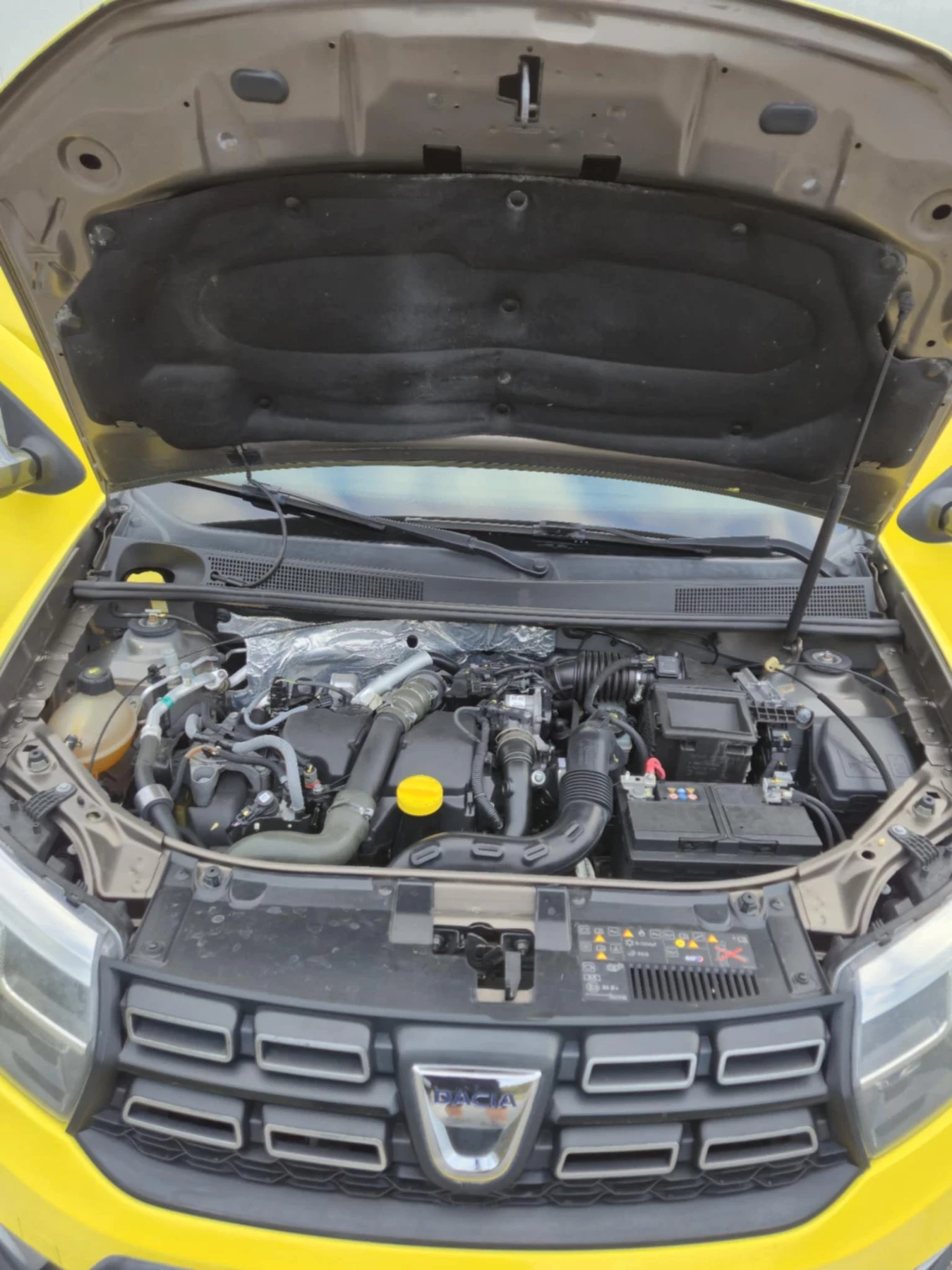 Dacia Sandero 1.5 DCI, снимка 11 - Автомобили и джипове - 54644452
