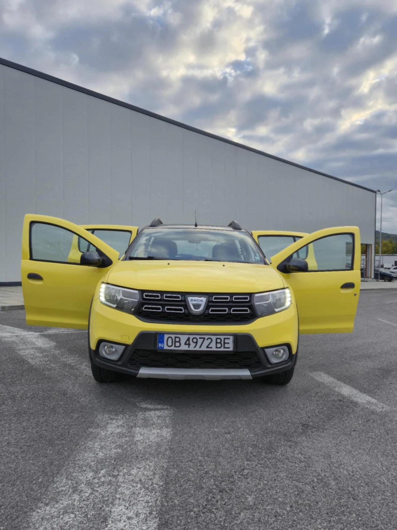 Dacia Sandero 1.5 DCI, снимка 2 - Автомобили и джипове - 54644452