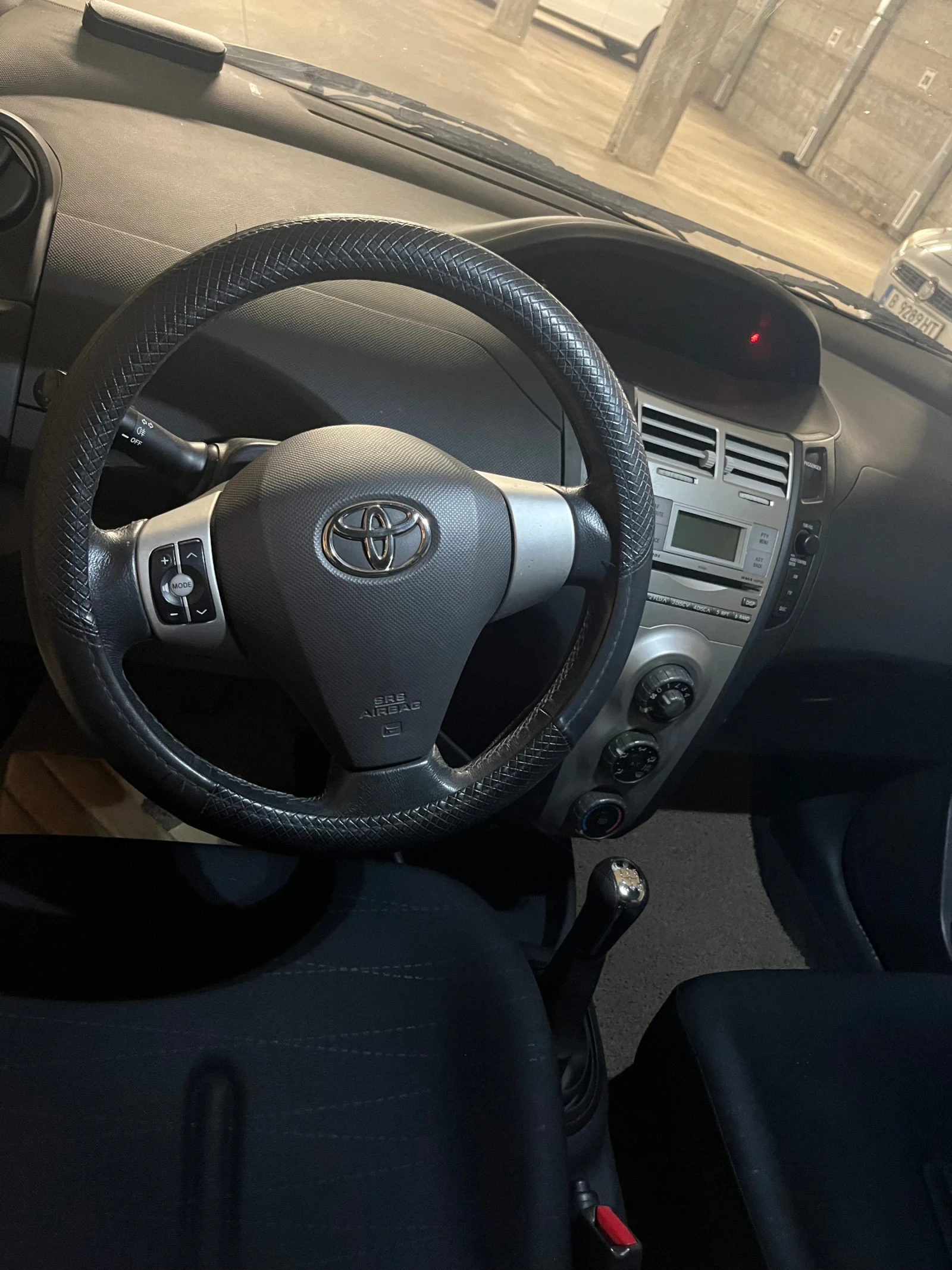 Toyota Yaris 1.4D4D, снимка 7 - Автомобили и джипове - 55223649
