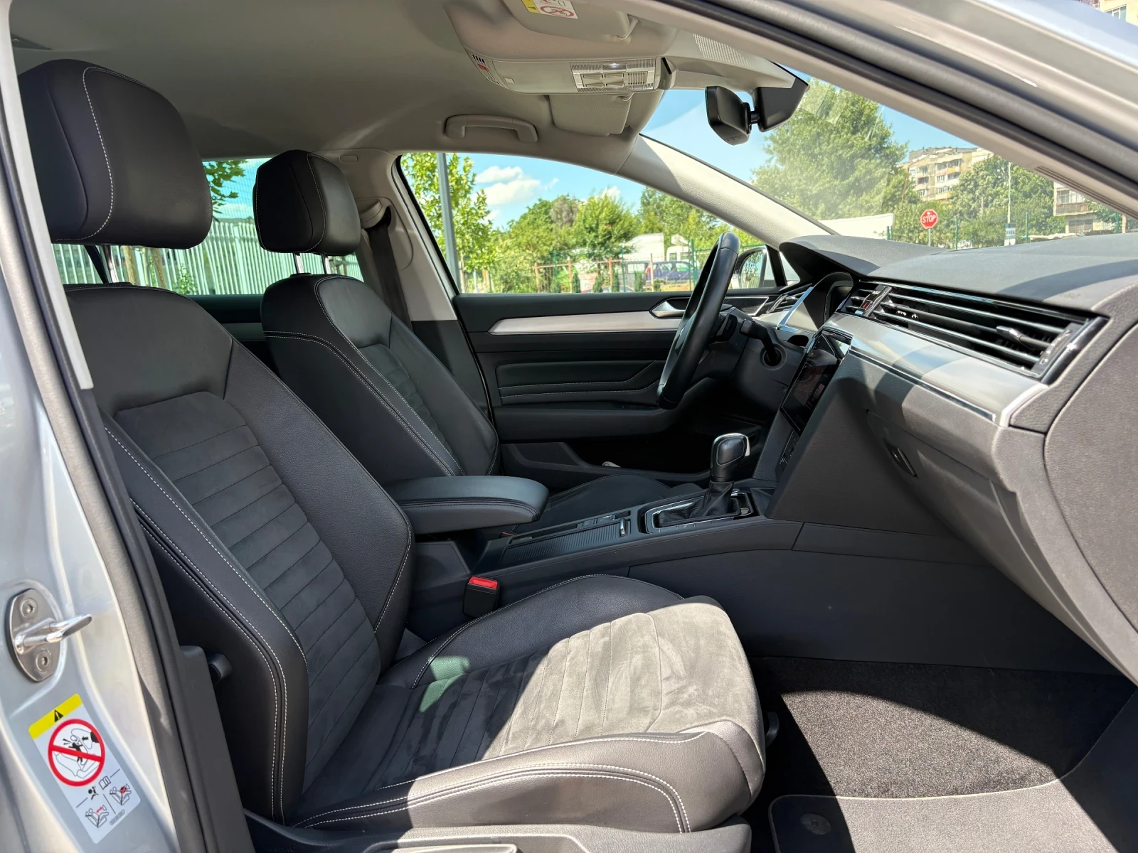 VW Passat Elegance, Digital, Сервизна История, Обслужен, снимка 10 - Автомобили и джипове - 55239187