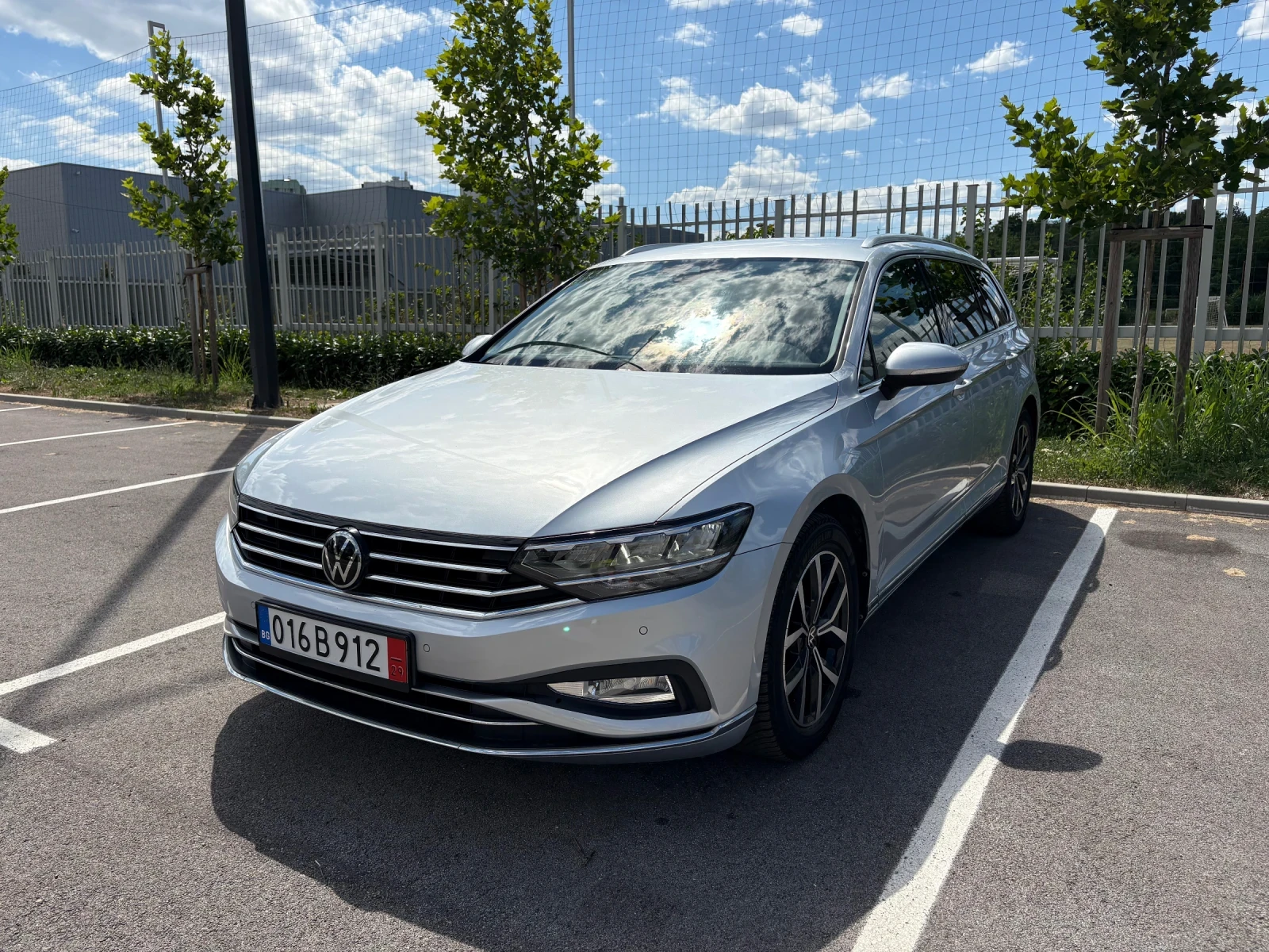 VW Passat Elegance, Digital, Сервизна История, Обслужен