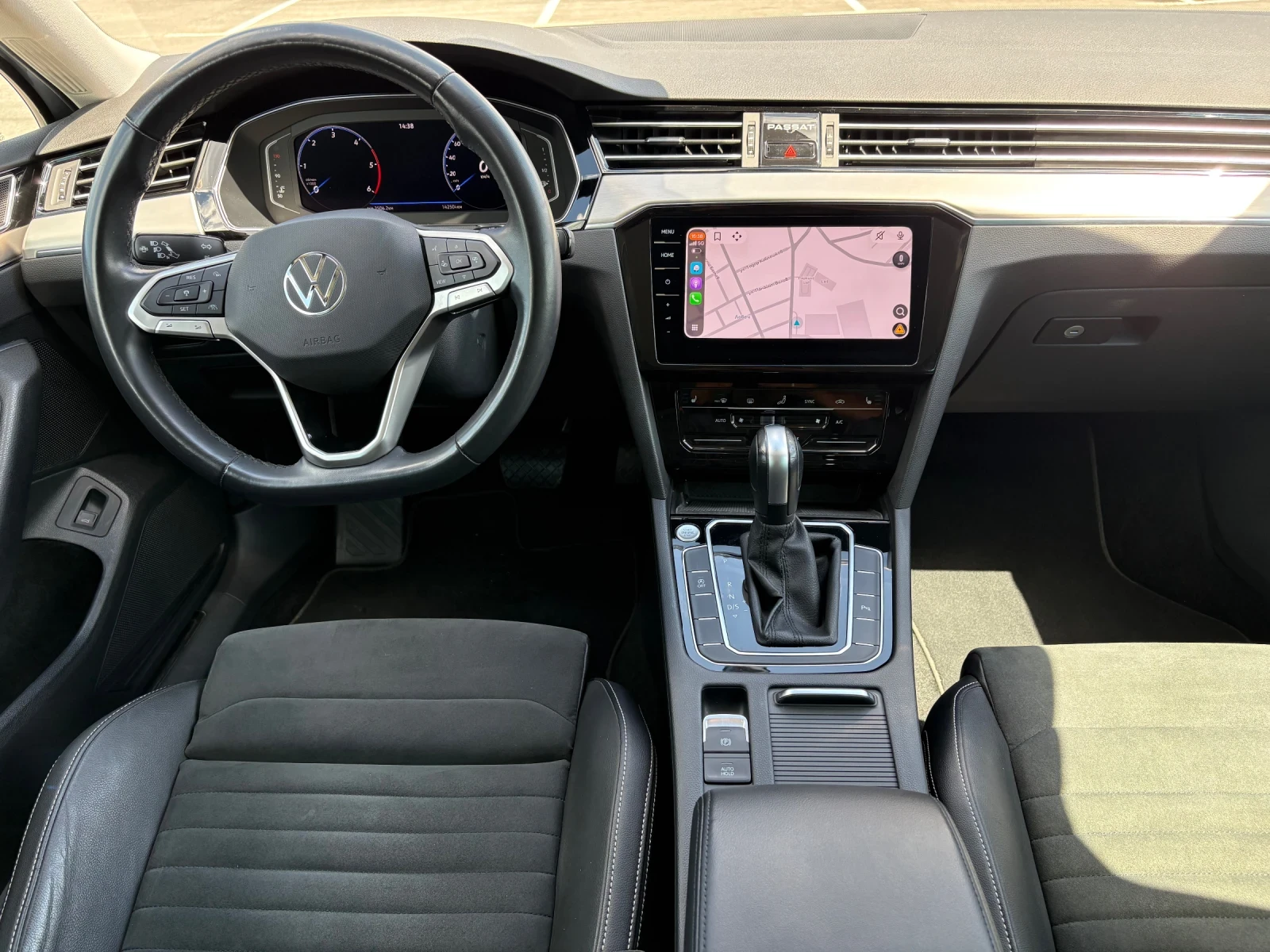 VW Passat Elegance, Digital, Сервизна История, Обслужен, снимка 11 - Автомобили и джипове - 55239187